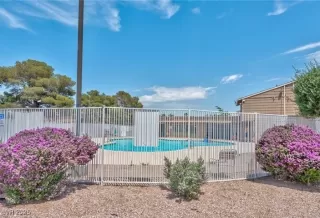Photo #1: 2710578 Listing 