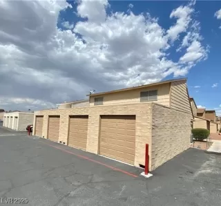 Photo #2: 2710578 Listing 