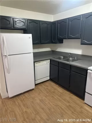 Photo #6: 2710578 Listing 