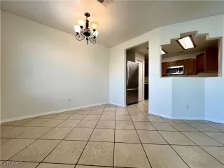 Photo #4: 2710592 Listing 