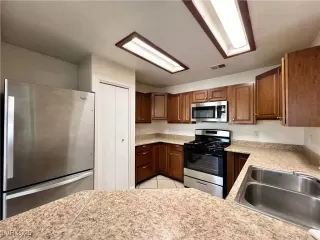 Photo #6: 2710592 Listing 