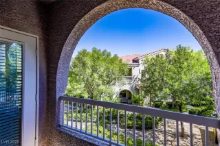 Photo #4: 2710599 Listing 