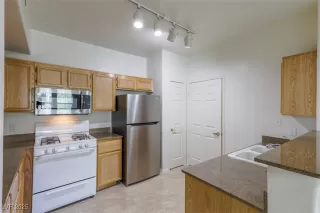 Photo #6: 2710599 Listing 