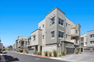 Photo #1: 2710600 Listing