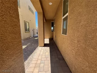 Photo #4: 2710606 Listing 