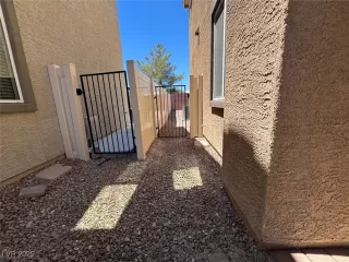 Photo #5: 2710606 Listing 