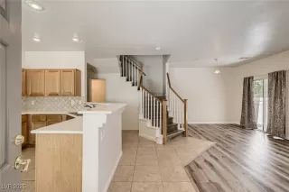 Photo #3: 2710608 Listing 