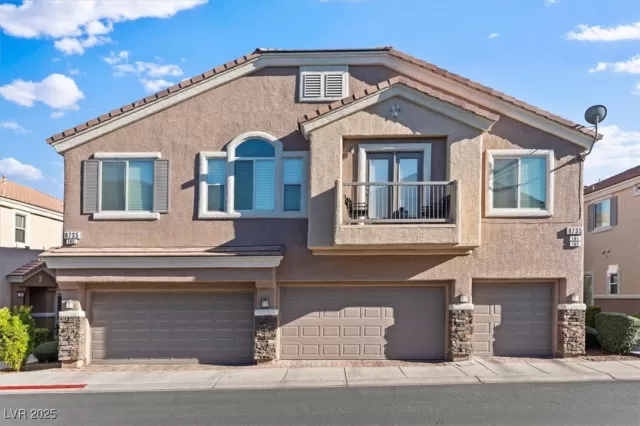 MLS: 2710610 Condo For Sale