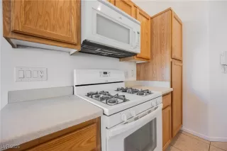 Photo #3: 2710618 Listing