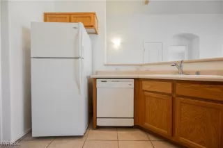 Photo #4: 2710618 Listing