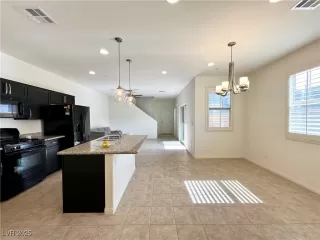 Photo #2: 2710628 Listing 