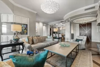 Photo #3: 2710631 Listing