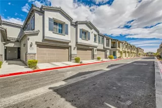 Photo #3: 2710669 Listing 