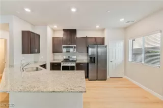 Photo #5: 2710674 Listing 