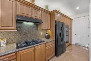 Photo #3: 2710682 Listing