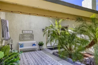 Photo #1: 2710685 Listing 