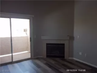 Photo #3: 2710698 Listing 