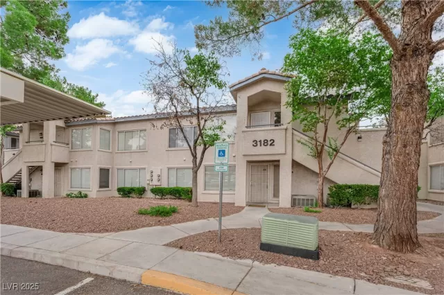 MLS: 2710712 Condo For Sale