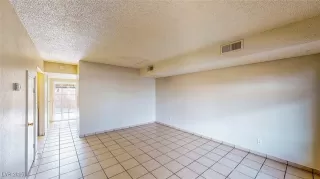 Photo #3: 2710714 Listing 