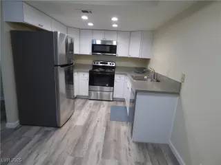 Photo #4: 2710720 Listing 