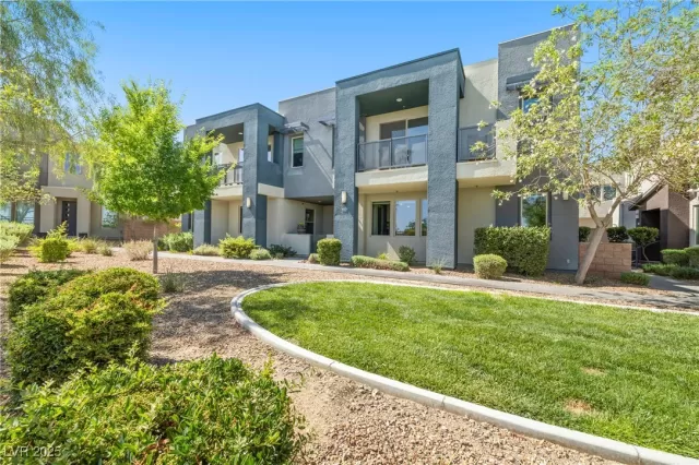 MLS: 2710723 Condo For Sale