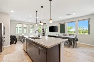 Photo #4: 2710723 Listing 