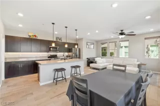 Photo #6: 2710723 Listing 