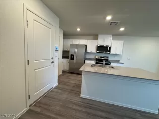Photo #6: 2710730 Listing 