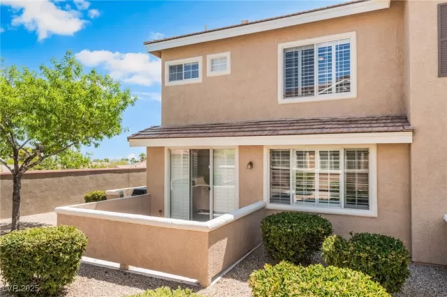 MLS: 2710737 Condo For Sale