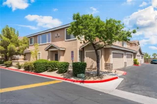 Photo #1: 2710737 Listing