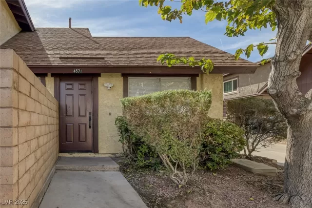 MLS: 2710740 Condo For Sale