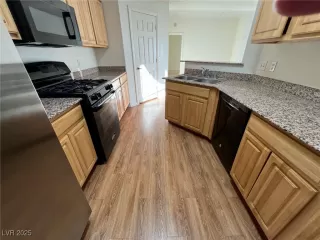 Photo #1: 2710741 Listing 