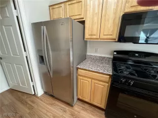 Photo #5: 2710741 Listing 