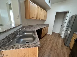 Photo #6: 2710741 Listing 