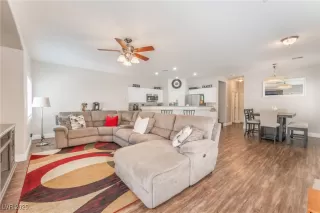 Photo #3: 2710753 Listing