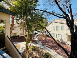 Photo #3: 2710778 Listing 