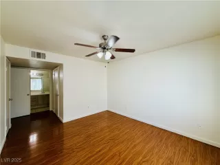 Photo #5: 2710778 Listing 