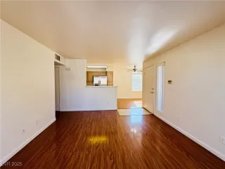 Photo #6: 2710778 Listing 