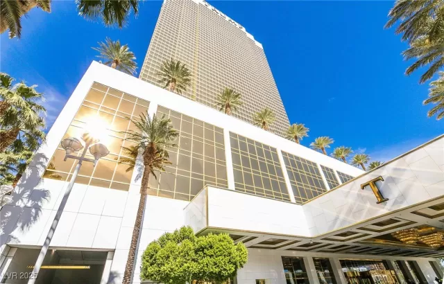 MLS: 2710811 Condo For Sale