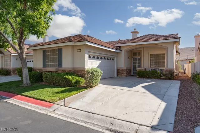 MLS: 2710820 Condo For Sale