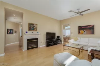 Photo #6: 2710820 Listing 