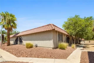 Photo #1: 2710822 Listing 