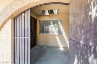 Photo #2: 2710822 Listing 