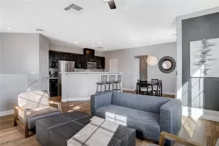 Photo #6: 2710825 Listing 