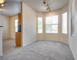 Photo #5: 2710863 Listing 