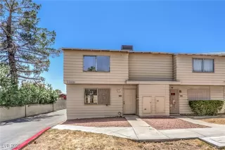 Photo #1: 2710881 Listing 