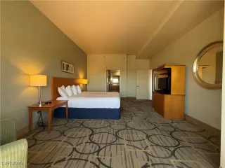 Photo #3: 2710887 Listing 