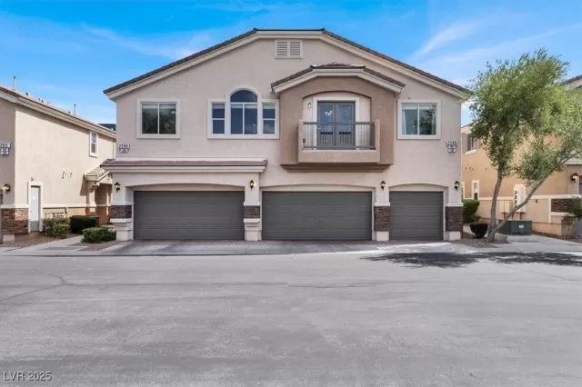 MLS: 2710914 Condo For Sale