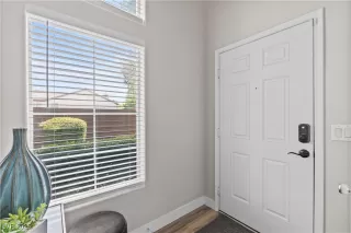 Photo #4: 2710921 Listing