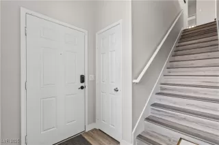 Photo #6: 2710921 Listing